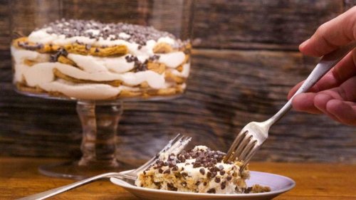 5-Ingredient Cannoli Trifle | No-Bake Dessert