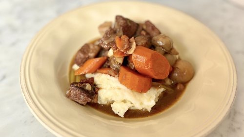 Katie Lee Biegel Serves This French Stew on Tree-Decorating Day