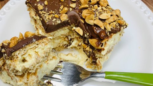Rachael Calls This No-Bake Eclair Cake “Next-Level!”