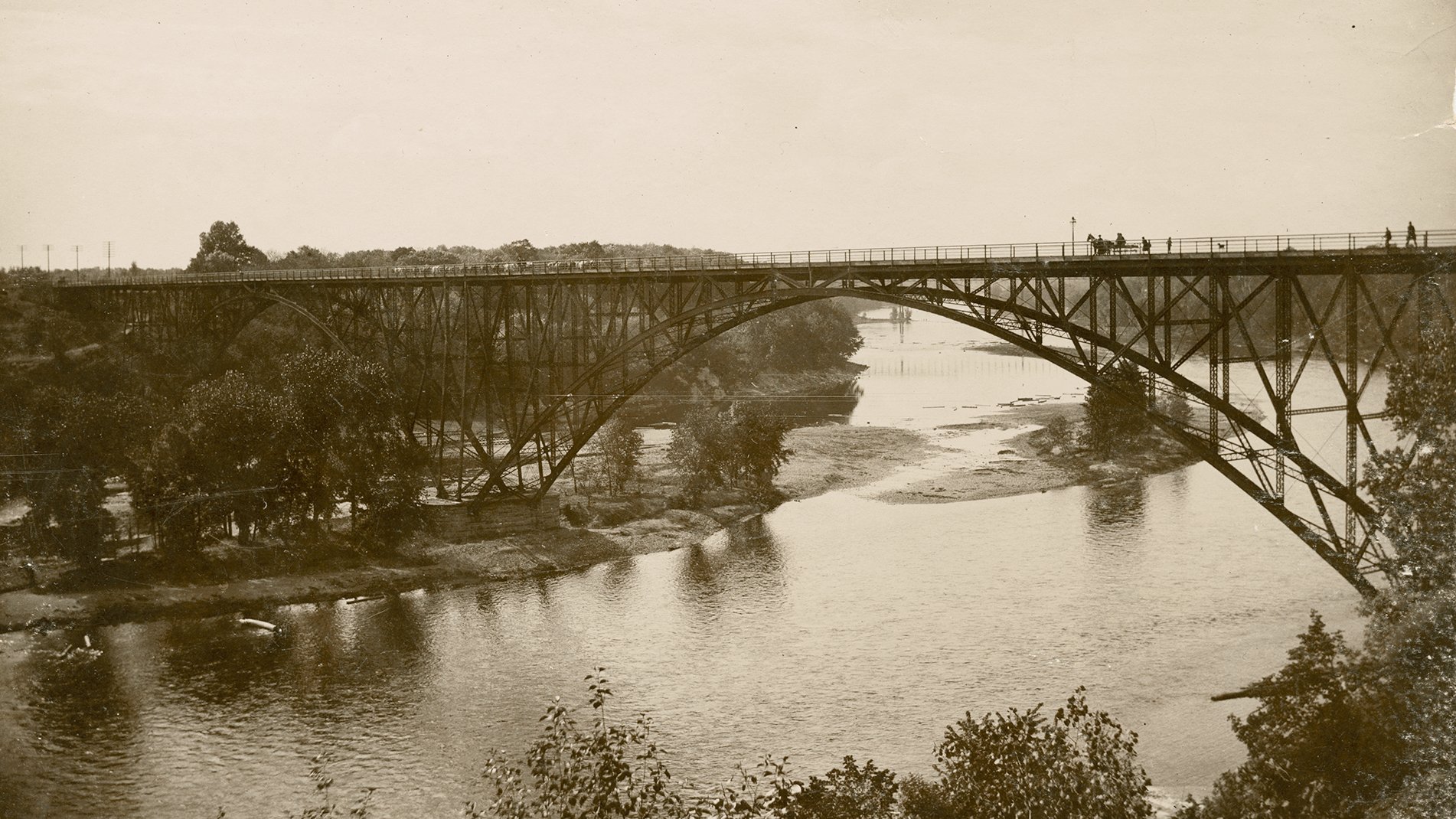 Draining the Mississippi River Gorge: Will We Find Trash or Treasures?