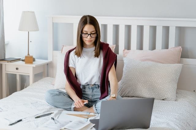 5 Reasons To Start Your Side Hustle Right Now