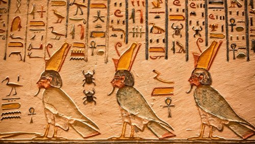 Comment les égyptologues ont-ils déchiffré les hiéroglyphes ? (et comment on écrit "chat")