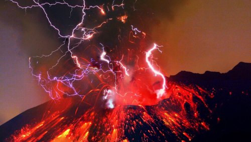 Comment les éclairs volcaniques ont pu participer au développement de la vie