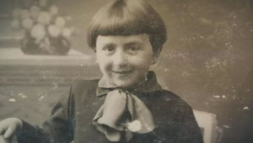 Quand les cahiers d'une écolière bouleversent la vie d'un village...