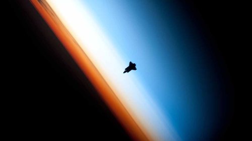 APOD | Dünya’nın Üzerindeki Uzay Mekiği