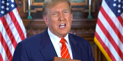 'Duping delight': Body language expert busts Trump for 'lying' about the Bible