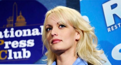 Stormy Daniels roasts Sarah Huckabee Sanders with the most hilarious parting shot yet