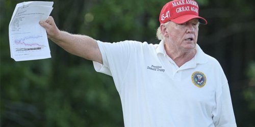 Rule change would allow Trump to 'cook the books' and hide collapsing economy: report