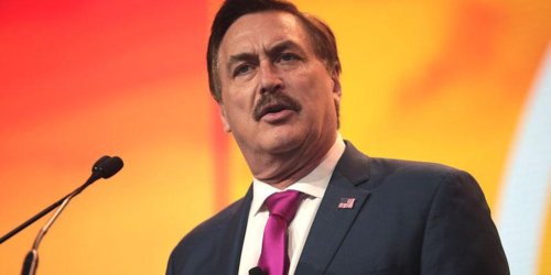 Confused MAGA fans harass professor named Mike Lindell thinking he's the pillow guy