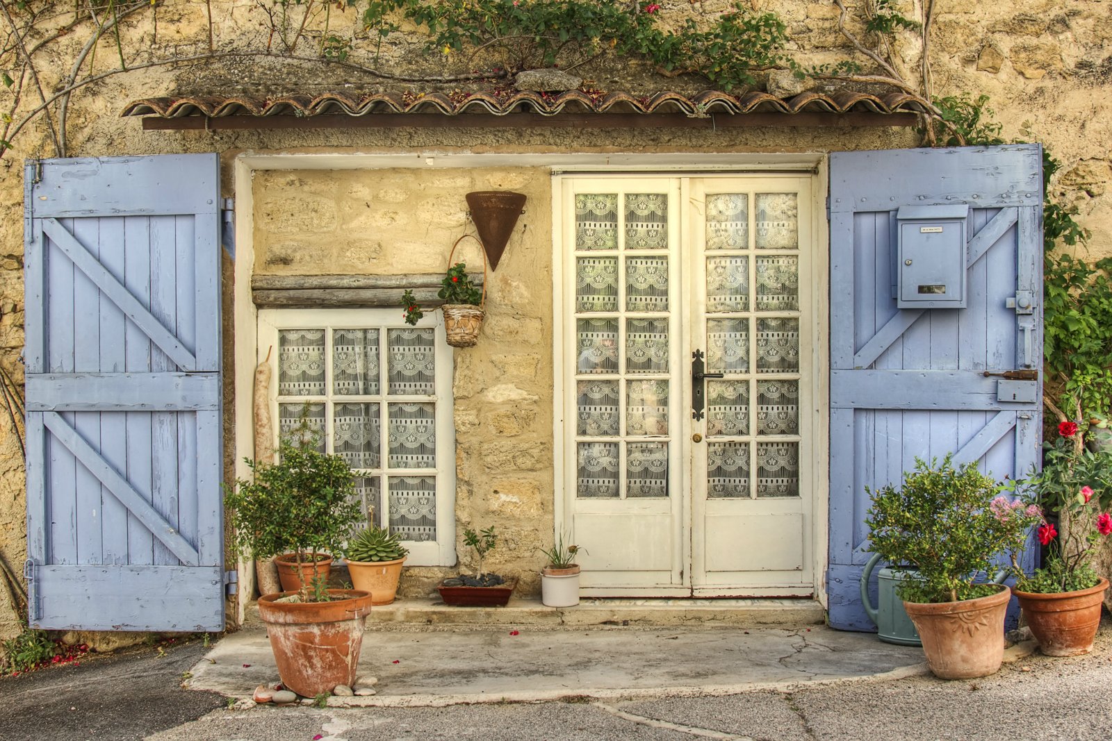 Antique Hunting In Provence