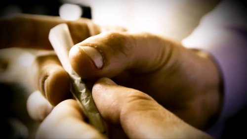 Erwachsene dürfen ihren Cannabis-Joint demnächst legal rauchen