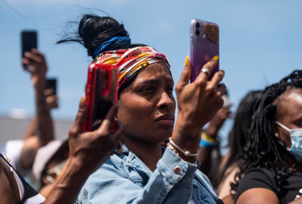 Why You Should Change Your Phone Settings Before Protesting
