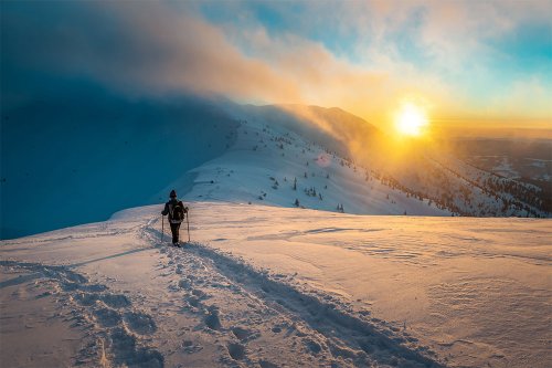Conquer the Cold: 19 Hacks to Make Winter Hiking Your New Favorite Hobby