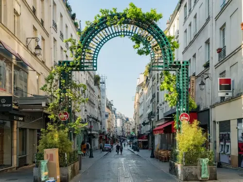 Oysters, Pastries, and Scandal: The Street in Paris That Food Lovers Can’t Miss