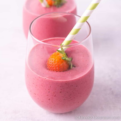 Blend Sweet and Tart with Strawberry Blackberry Banana Smoothie