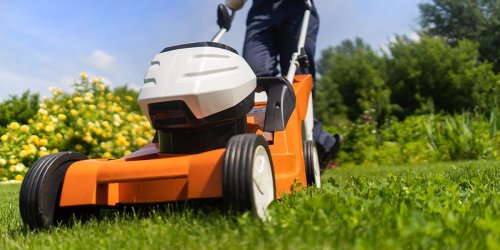 The Best Way to Cut the Lawn, According to Pro Landscapers