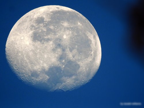 Could We Turn the Moon Into a Giant Power Plant?
