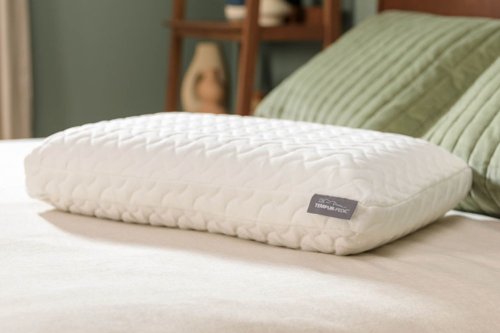 People Sleep ‘Like a Baby’ Thanks to This Cooling Memory Foam Pillow That’s on Sale Today