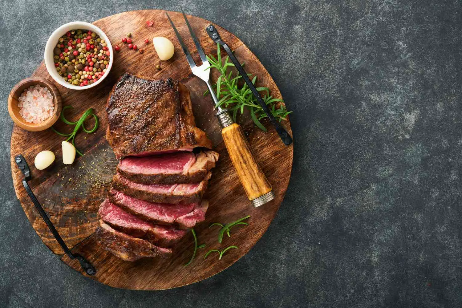 Magazine - THE BUTCHER, THE BAKER
AND 
GROCER
