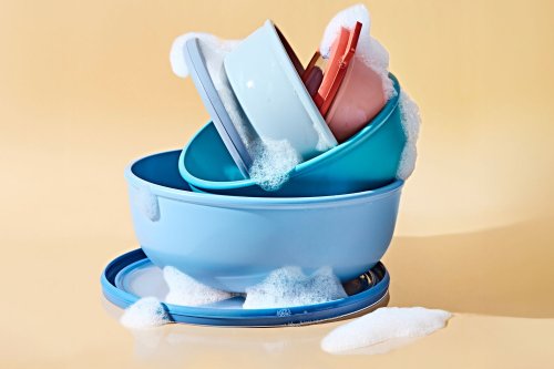 This Is How to Clean Those Food Storage Containers