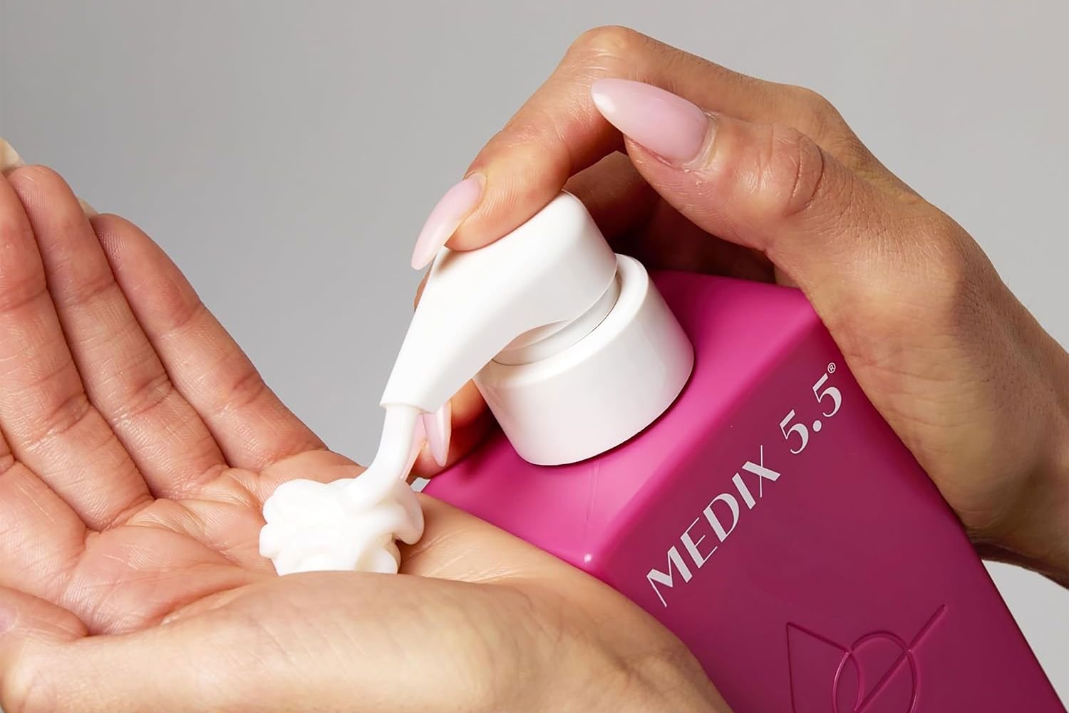 This Anti-Aging Retinol Cream Smooths ‘Crypt Keeper Hands,’ ‘Bingo Wings,’ ‘Turkey Neck,’ and More—and It’s Just $20
