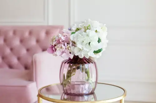 How to Decorate With Your Favorite Spring Flowers and Plants