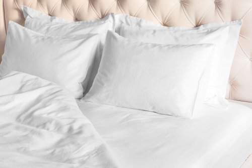 Microfiber vs. Cotton Sheets: Which One Leads to Better Sleep?