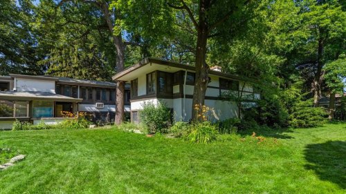 Frank Lloyd Wright Fixer-Upper Is for Sale, but the Repairs? Scary!