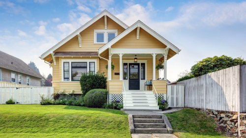 What Is a Craftsman Bungalow? A Cute Home Once Sold by Catalog