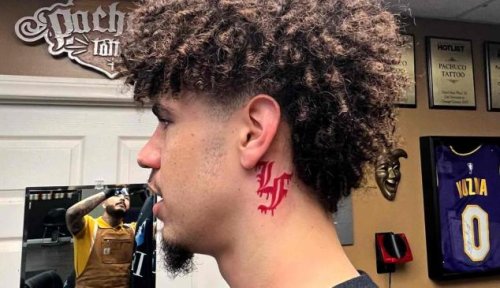 Un cuello tatuado con una marca, noticia en la NBA