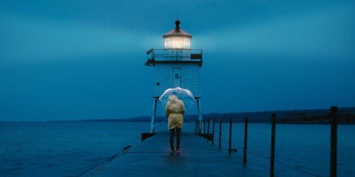 Pediatrician is changing the way we think about teens with 'lighthouse parenting' tips