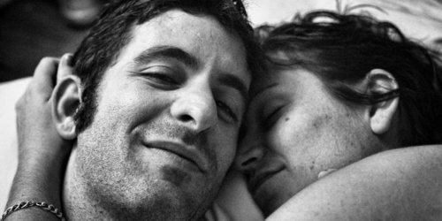 A husband took these photos of his wife and captured love and loss beautifully.