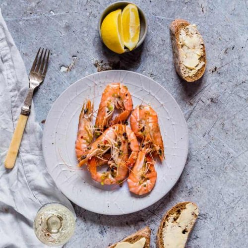 Quick Garlic Butter Shrimps {Keto, Gluten-free} - Recipes From A Pantry