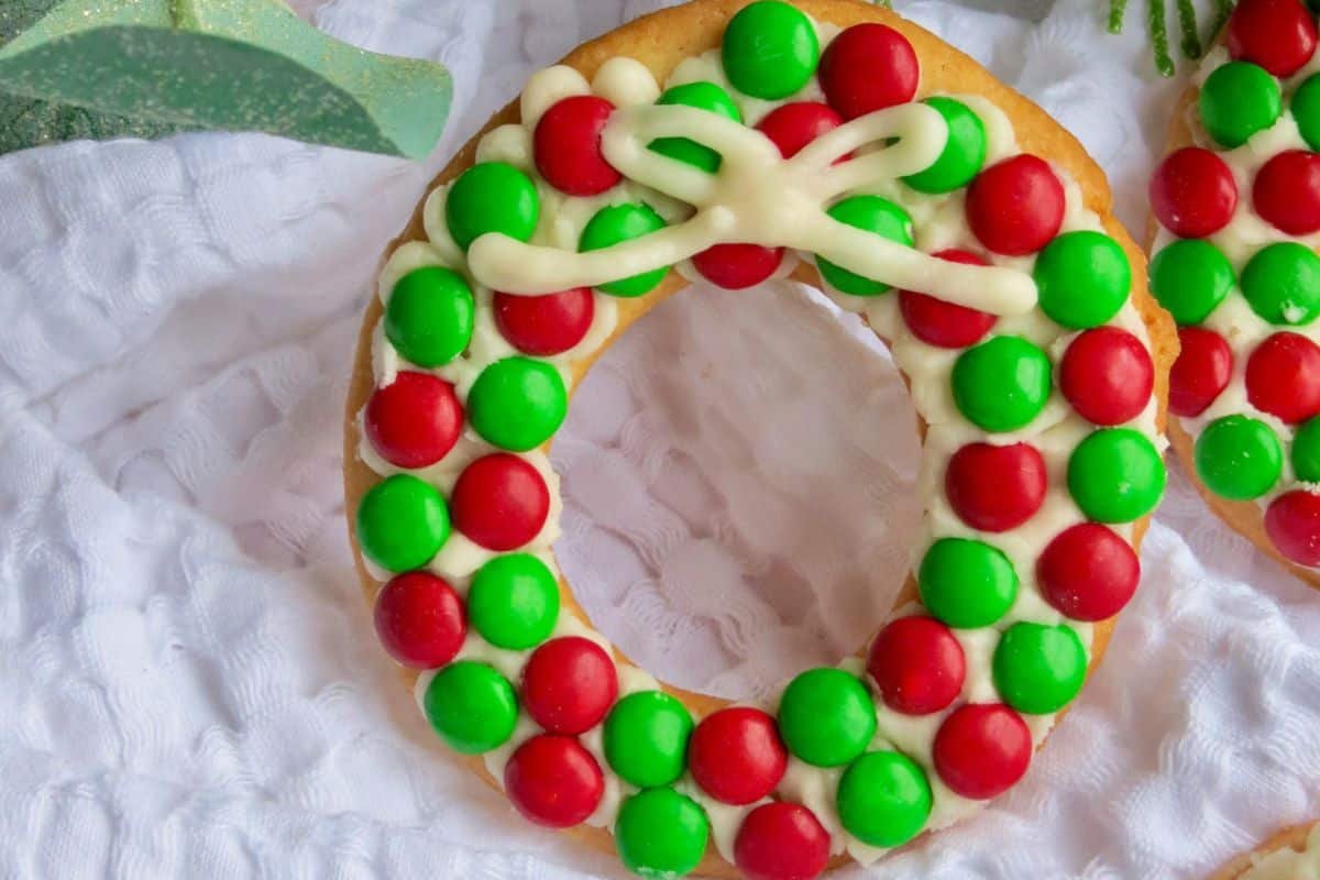 Easy and Scrumptious Desserts: Satisfy Your Sweet Tooth Without the Stress - cover