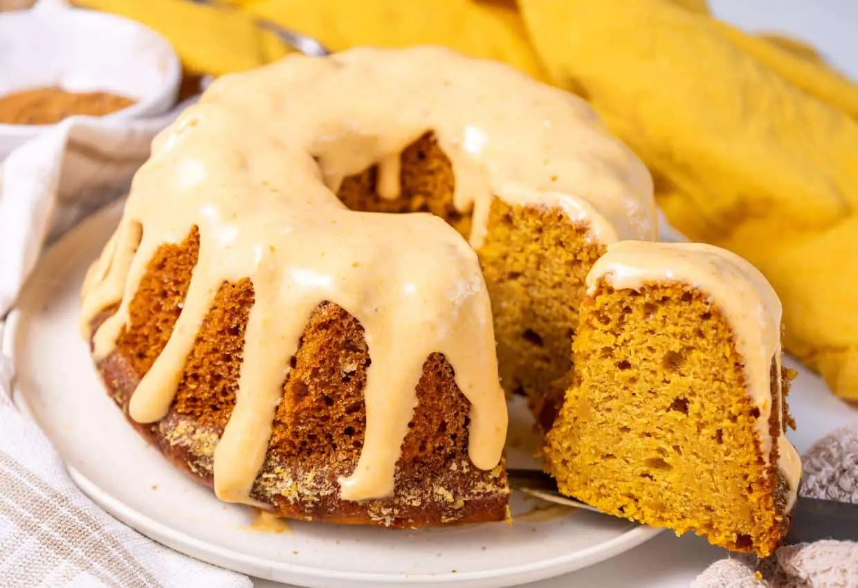 FAVORITE FALL RECIPES - cover