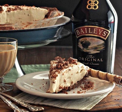 Creamy Baileys Dream Pie (15-Minute Recipe)