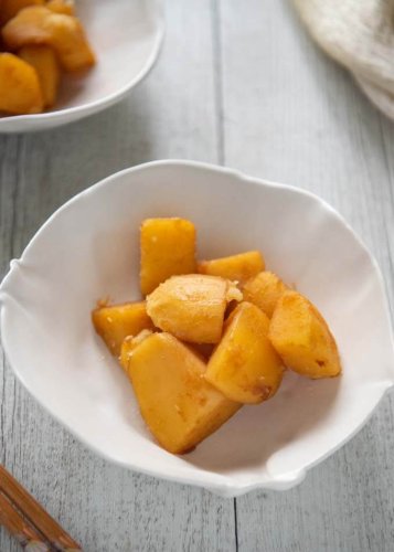 Simmered Potatoes (Jagaimo Nikorogashi)