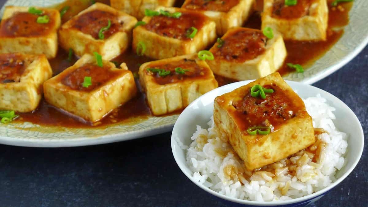 Stuffed Tofu Hakka Style (客家酿豆腐)