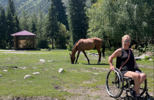 Rollstuhlfahrerin stellt Weltrekord im Reisen auf