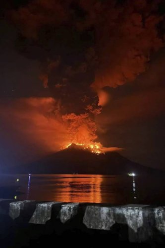Indonesien: Tsunami-Warnung nach heftigem Vulkanausbruch
