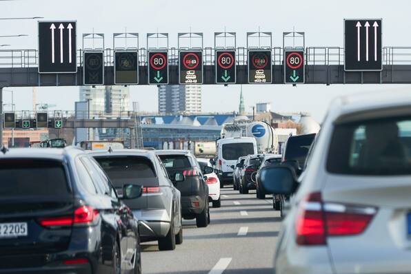 Verkehr zu Ostern 2025: Das erwartet Reisende mit Auto und Bahn