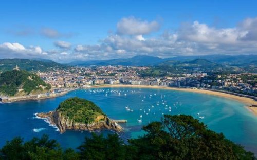 Urlaub mit Stadt und Strand: Die 13 schönsten Orte in Europa am Meer