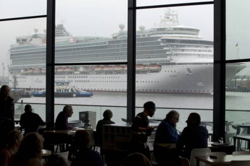 Amsterdam will Zahl der anlegenden Flusskreuzfahrtschiffe halbieren