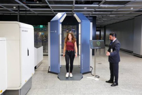 Flughafen Frankfurt: Schneller in den Urlaub durch neuen Body-Scanner