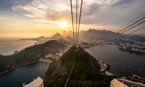 Rasend schnelle Zipline vom Gipfel des Zuckerhuts wird gebaut