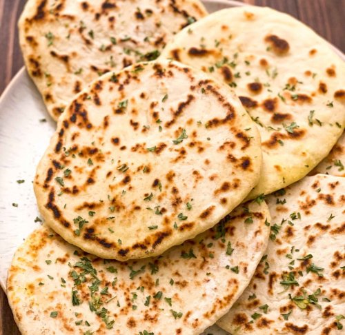 Naan Brot: Indisches Fladenbrot aus der Pfanne [vegan]
