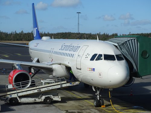 SAS schafft Maskenpflicht auf Flügen innerhalb von Skandinavien ab