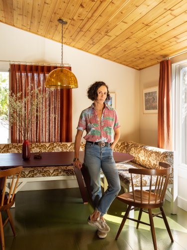 Sofie Howard's Malibu Mobile Home Gets a Bohemian '70s Makeover - Remodelista