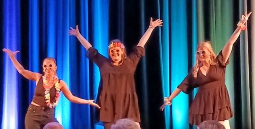Standing Ovations in Gmünd: Jugendchor der Musical Factory begeistert mit „GLEEvening“