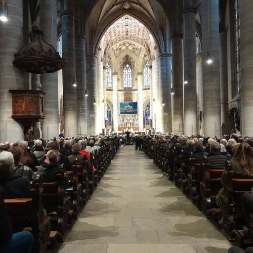 Benefizkonzert im Schwäbisch Gmünder Münster: Bläserphilharmonie Ostalb verzaubert Publikum